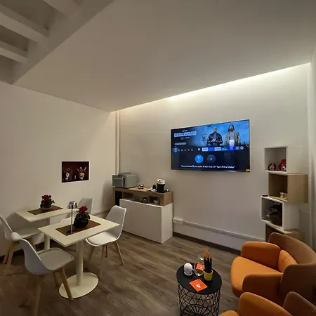 Roomes - 3x4 San Giovanni Bed & Breakfast 4*